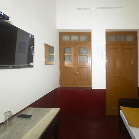 Sri Ramakrishna Hotel Bangalore Bagian luar foto