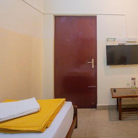 Sri Ramakrishna Hotel Bangalore Bagian luar foto