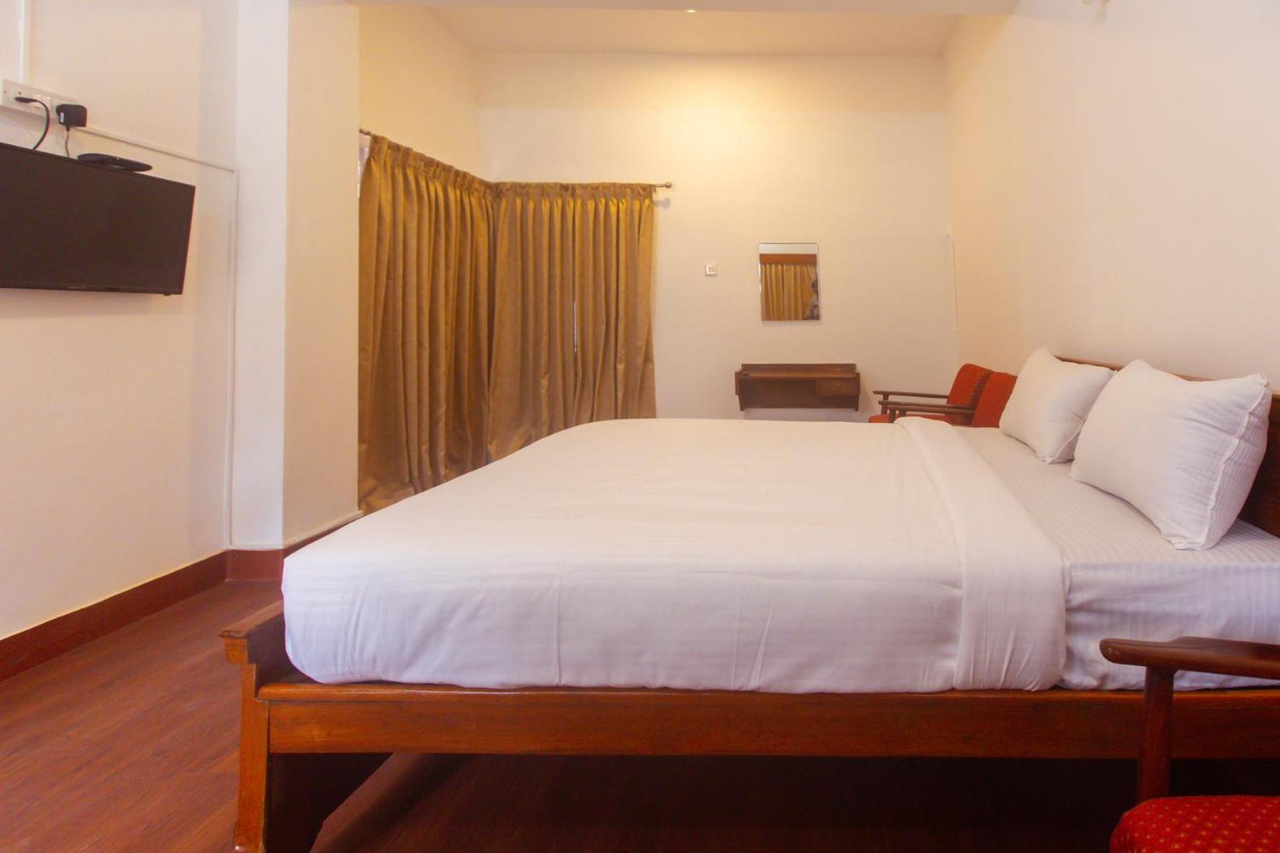 Sri Ramakrishna Hotel Bangalore Bagian luar foto