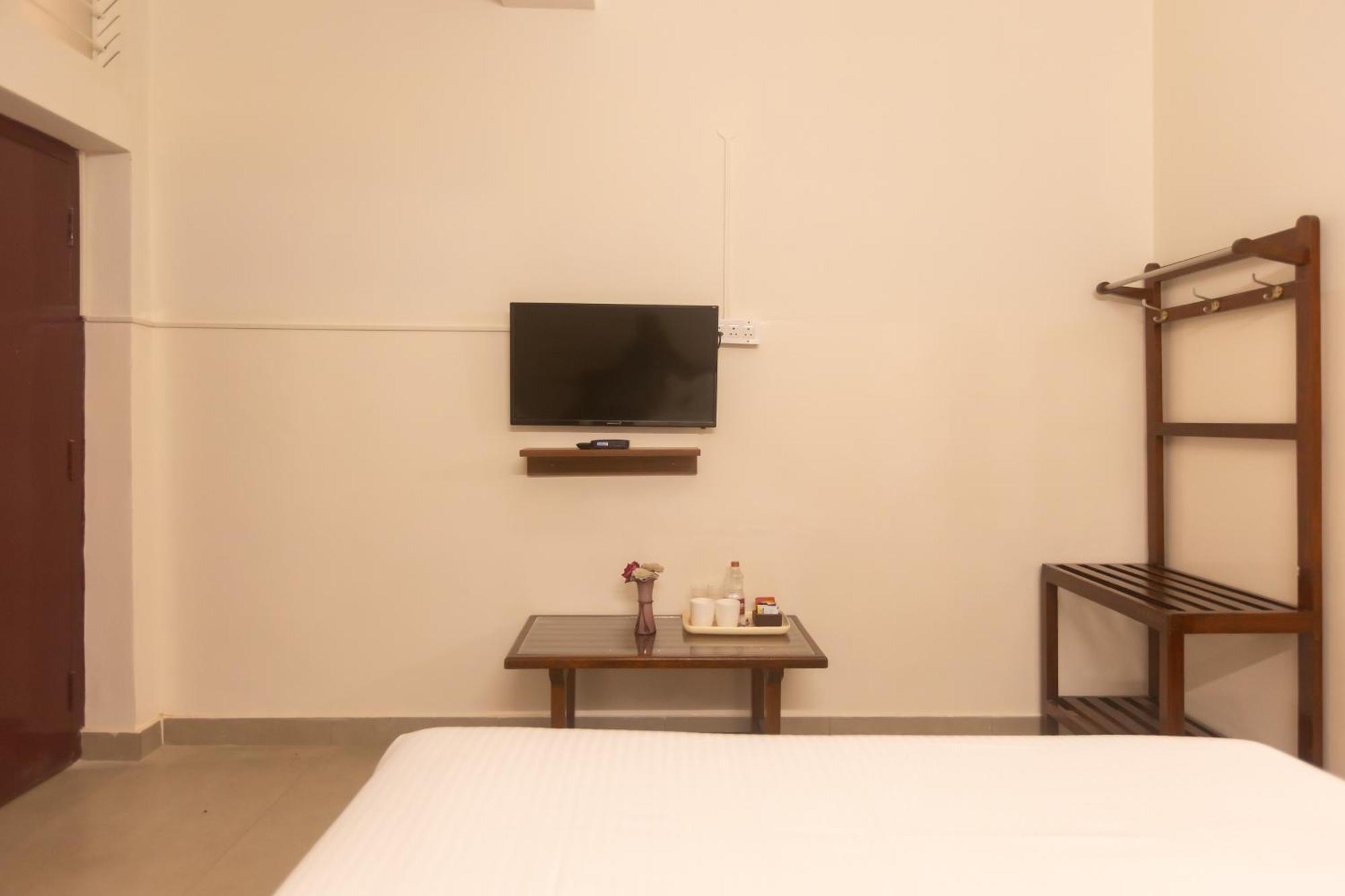 Sri Ramakrishna Hotel Bangalore Bagian luar foto