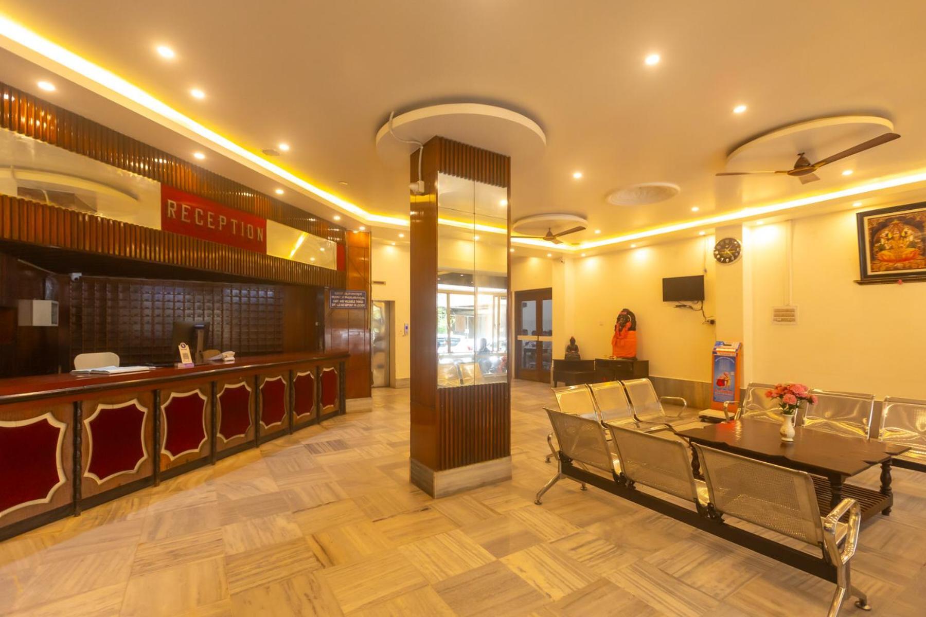 Sri Ramakrishna Hotel Bangalore Bagian luar foto